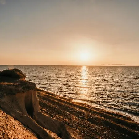 Mare Nostrum Santo דירה אויה