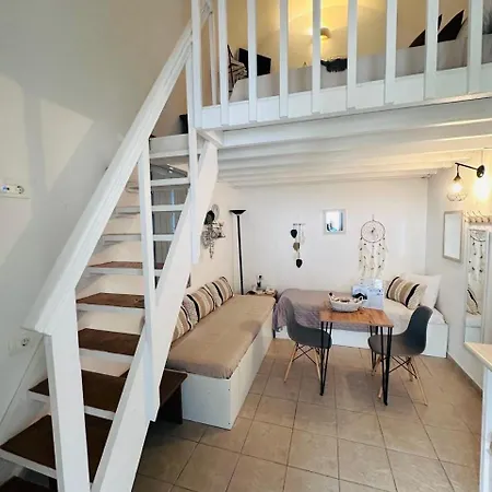 Mare Nostrum Santo אויה