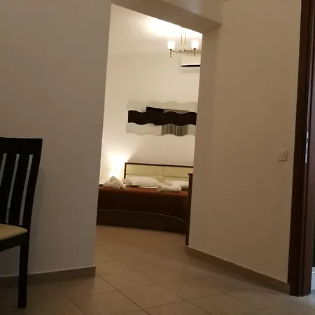 玛勒诺斯特三托公寓式酒店 公寓 *